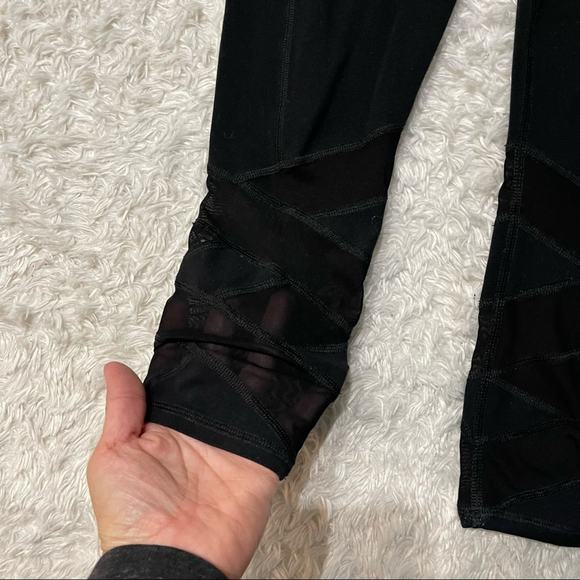 Athleta Mantra Capris - Picture 3 of 7